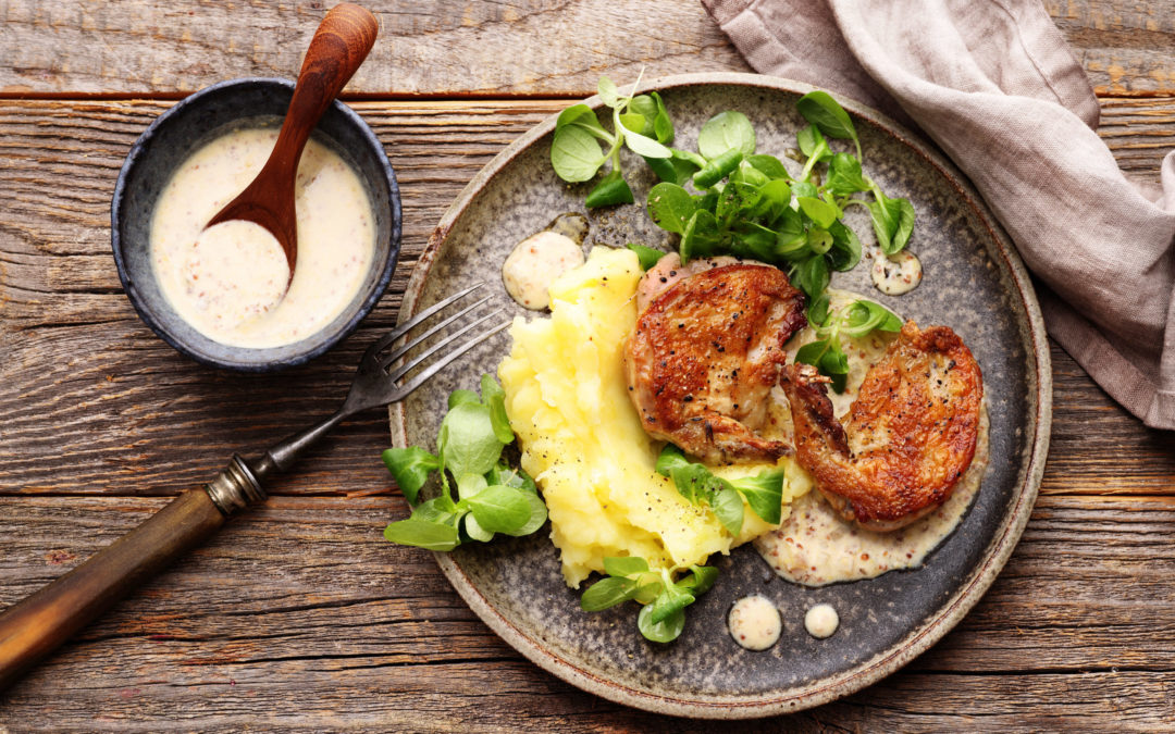 Gebratene Taubenbrust mit Senfsauce, Kartoffelstampf & Feldsalat